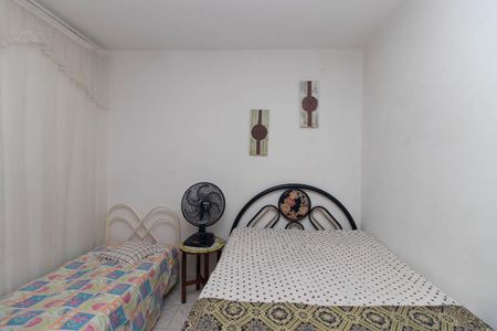 Casa à venda com 200m², 4 quartos e 2 vagas Casa à venda com 200m², 4 quartos e 2 vagasQuarto 2