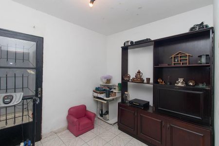 Casa à venda com 200m², 4 quartos e 2 vagas Casa à venda com 200m², 4 quartos e 2 vagasQuarto 1