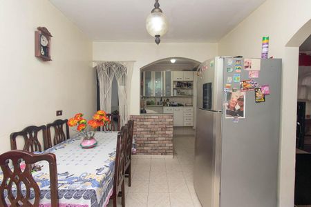 Casa à venda com 200m², 4 quartos e 2 vagas Casa à venda com 200m², 4 quartos e 2 vagasCozinha