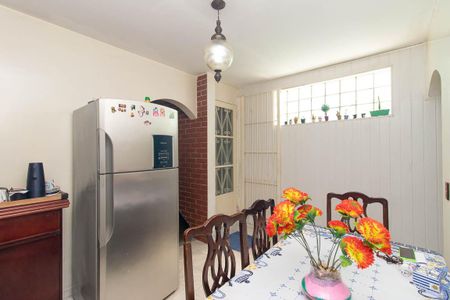 Casa à venda com 200m², 4 quartos e 2 vagas Casa à venda com 200m², 4 quartos e 2 vagasCozinha