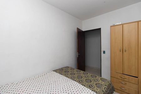 Casa à venda com 200m², 4 quartos e 2 vagas Casa à venda com 200m², 4 quartos e 2 vagasQuarto 2