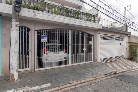 Casa à venda com 200m², 4 quartos e 2 vagas Casa à venda com 200m², 4 quartos e 2 vagasFachada