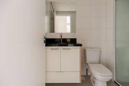 Banheiro de apartamento para alugar com 1 quarto, 30m² em Quitaúna, Osasco