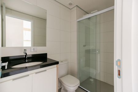 Banheiro de apartamento para alugar com 1 quarto, 29m² em Quitaúna, Osasco