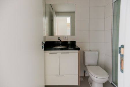 Banheiro de apartamento para alugar com 1 quarto, 29m² em Quitaúna, Osasco