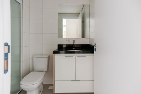 Banheiro de apartamento para alugar com 1 quarto, 30m² em Quitaúna, Osasco
