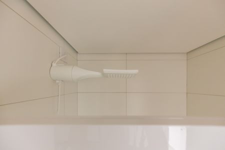 Banheiro de apartamento para alugar com 1 quarto, 30m² em Quitaúna, Osasco