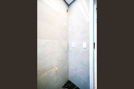 Apartamento à venda com 106m², 2 quartos e 2 vagasBanheiro da suíte 02