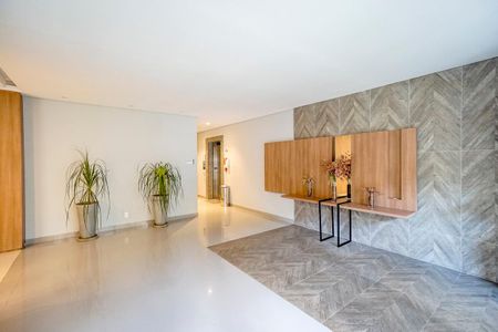 Apartamento à venda com 106m², 2 quartos e 2 vagasHall social