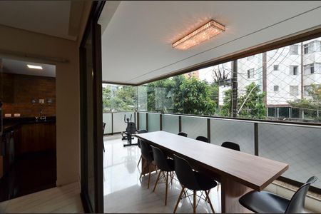 Apartamento à venda com 167m², 4 quartos e 4 vagasVaranda gourmet