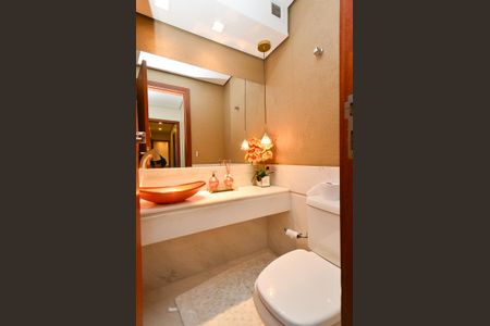 Apartamento à venda com 167m², 4 quartos e 4 vagasLavabo social