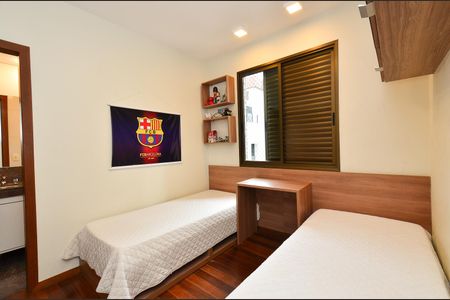 Apartamento à venda com 167m², 4 quartos e 4 vagasSuite 2