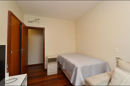 Apartamento à venda com 167m², 4 quartos e 4 vagasQuarto 2