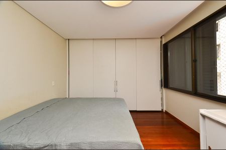 Apartamento à venda com 167m², 4 quartos e 4 vagasSuite