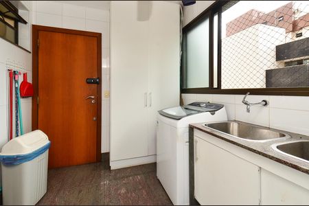 Apartamento à venda com 167m², 4 quartos e 4 vagasArea de serviço