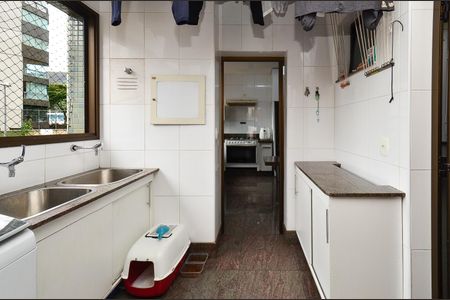 Apartamento à venda com 167m², 4 quartos e 4 vagasArea de serviço