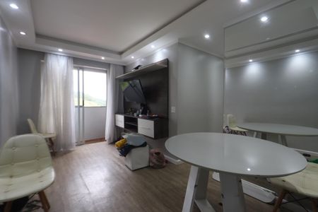 Sala de apartamento para alugar com 2 quartos, 47m² em Parque Savoy City, São Paulo