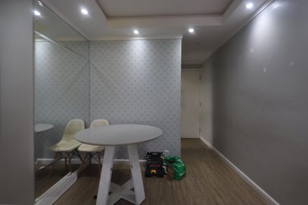 Sala de apartamento para alugar com 2 quartos, 47m² em Parque Savoy City, São Paulo