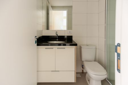 Banheiro de apartamento para alugar com 1 quarto, 30m² em Quitaúna, Osasco
