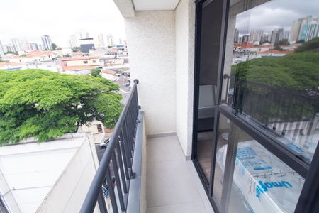 Studio para alugar com 28m², 0 quarto e sem vaga Studio para alugar com 28m², 0 quarto e sem vagaVaranda