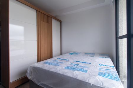 Quarto de kitnet/studio para alugar com 0 quarto, 28m² em Ipiranga, São Paulo