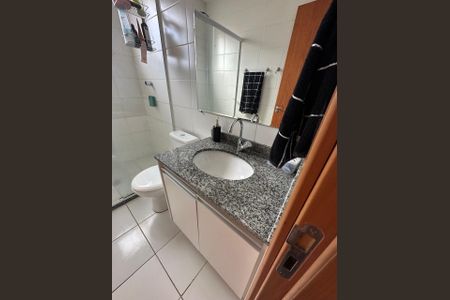 Casa de condomínio para alugar com 60m², 2 quartos e 2 vagas Casa de condomínio para alugar com 60m², 2 quartos e 2 vagasBanheiro