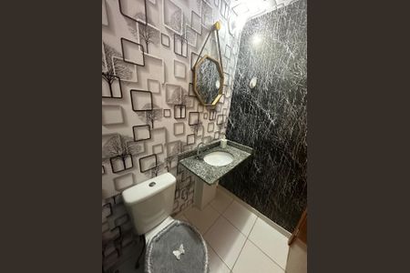 Casa de condomínio para alugar com 60m², 2 quartos e 2 vagas Casa de condomínio para alugar com 60m², 2 quartos e 2 vagasBanheiro