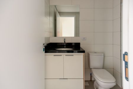 Banheiro de apartamento para alugar com 1 quarto, 29m² em Quitaúna, Osasco