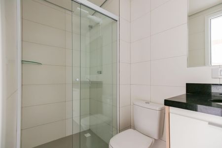 Banheiro de apartamento para alugar com 1 quarto, 29m² em Quitaúna, Osasco