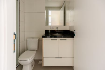 Banheiro de apartamento para alugar com 1 quarto, 29m² em Quitaúna, Osasco
