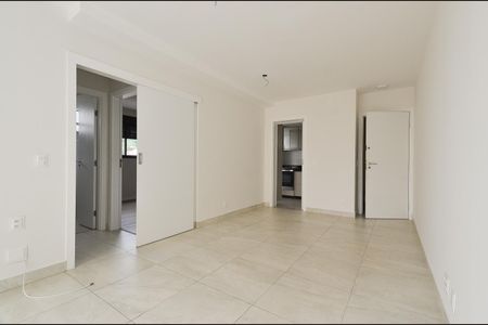 Sala de estar de apartamento para alugar com 2 quartos, 64m² em Santo Antônio, Belo Horizonte
