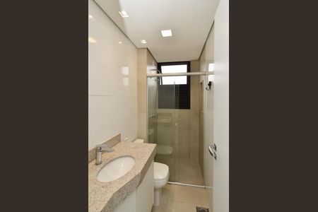 Apartamento para alugar com 64m², 2 quartos e 2 vagasBanheiro social