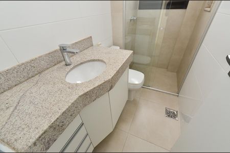 Apartamento para alugar com 64m², 2 quartos e 2 vagasBanheiro social
