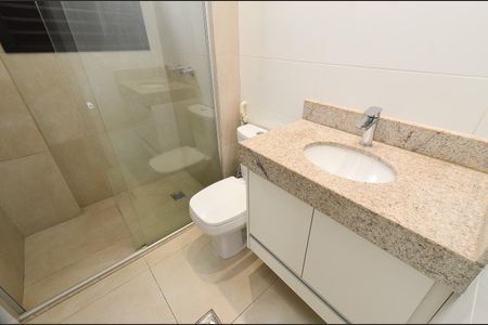 Apartamento para alugar com 64m², 2 quartos e 2 vagasBanheiro da suite
