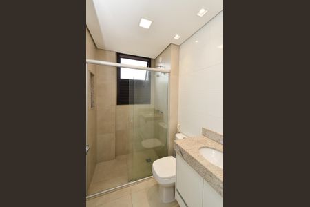 Apartamento para alugar com 64m², 2 quartos e 2 vagasBanheiro da suite