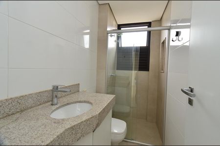 Apartamento para alugar com 64m², 2 quartos e 2 vagasBanheiro social