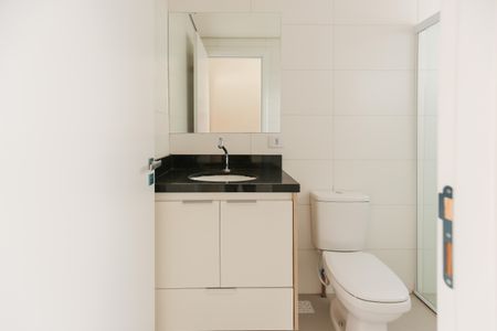 Banheiro de apartamento para alugar com 1 quarto, 32m² em Quitaúna, Osasco