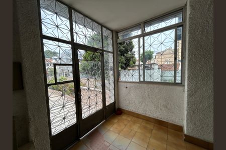 Apartamento à venda com 68m², 2 quartos e 1 vagaHall de entrada
