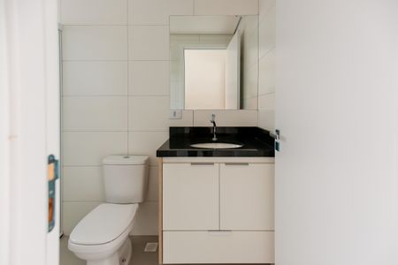 Banheiro de apartamento para alugar com 1 quarto, 32m² em Quitaúna, Osasco