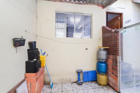 Casa para alugar com 40m², 2 quartos e 1 vagaÁrea de Serviço