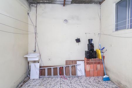 Casa para alugar com 40m², 2 quartos e 1 vagaÁrea de Serviço