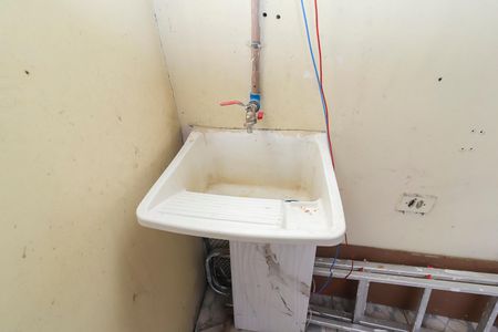 Casa para alugar com 40m², 2 quartos e 1 vagaÁrea de Serviço