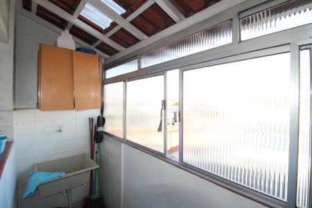 Casa à venda com 250m², 3 quartos e 2 vagasÁrea de Serviço 1