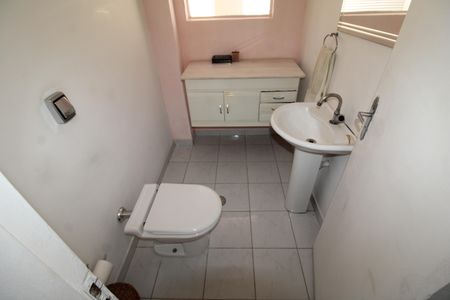 Casa à venda com 250m², 3 quartos e 2 vagasLavabo 1