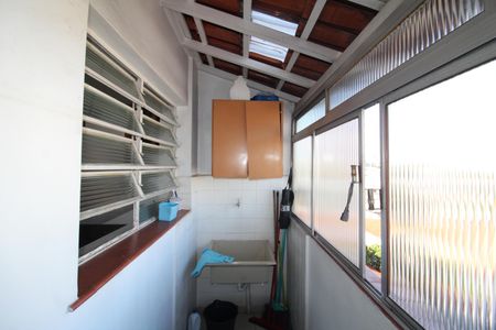 Casa à venda com 250m², 3 quartos e 2 vagasÁrea de Serviço 1