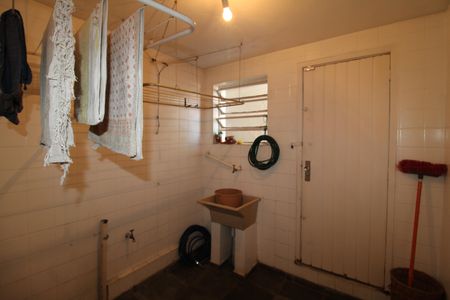 Casa à venda com 250m², 3 quartos e 2 vagasÁrea de Serviço 2