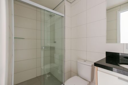 Banheiro de apartamento para alugar com 1 quarto, 29m² em Quitaúna, Osasco