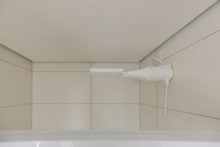 Banheiro de apartamento para alugar com 1 quarto, 29m² em Quitaúna, Osasco