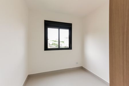 Quarto de apartamento para alugar com 2 quartos, 30m² em Quitaúna, Osasco