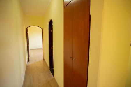 Casa à venda com 193m², 2 quartos e 3 vagasCORREDOR